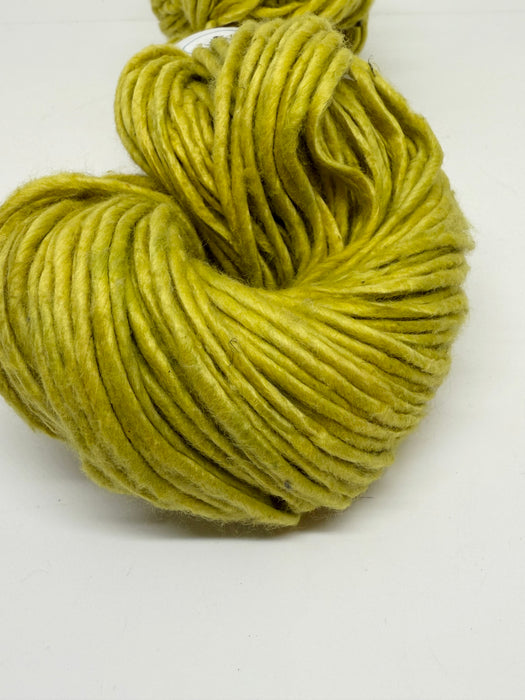 Organic skin cotton yarn. Slub cotton yarn. Chartreuse.